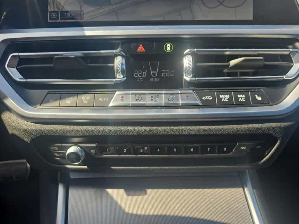 BMW 3 Series 320 i M Sport Shadow *Indiviudal*Pano*HUD*Keyles 06/2020-photo-23