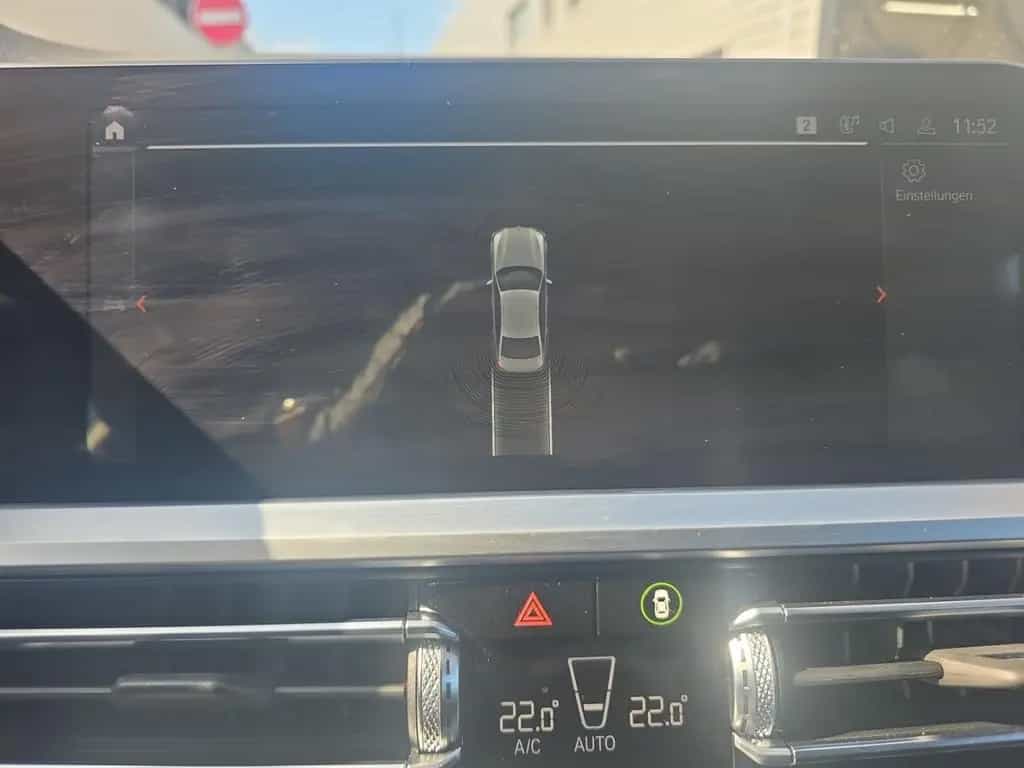 BMW 3 Series 320 i M Sport Shadow *Indiviudal*Pano*HUD*Keyles 06/2020-photo-24