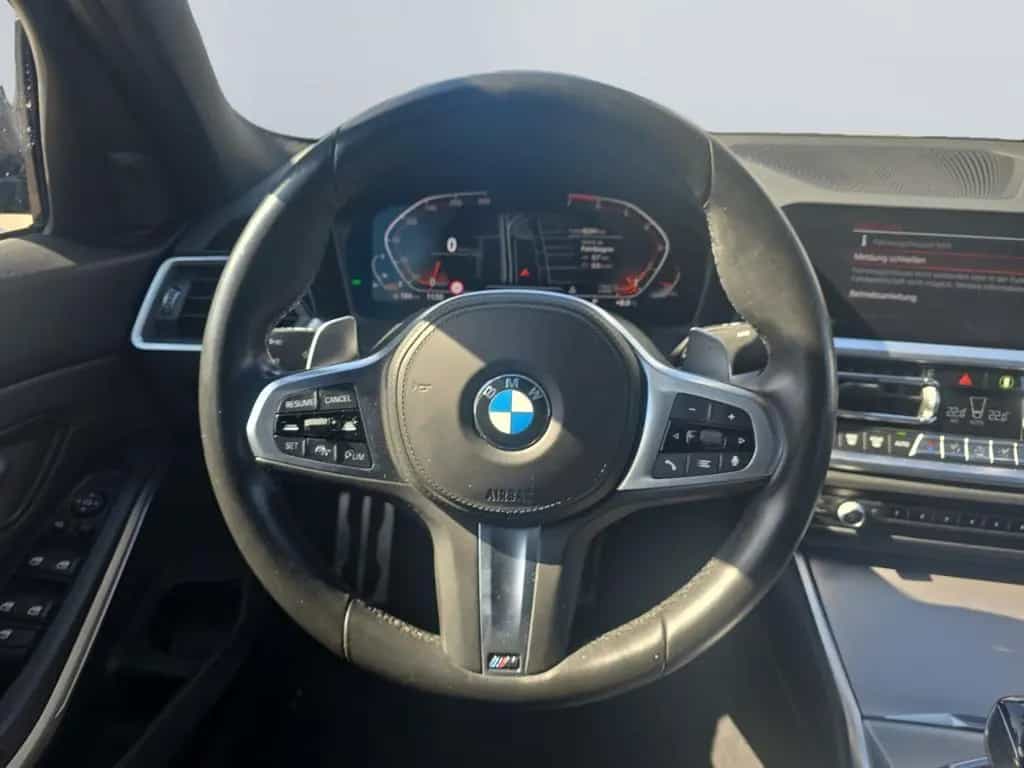 BMW 3 Series 320 i M Sport Shadow *Indiviudal*Pano*HUD*Keyles 06/2020-photo-8