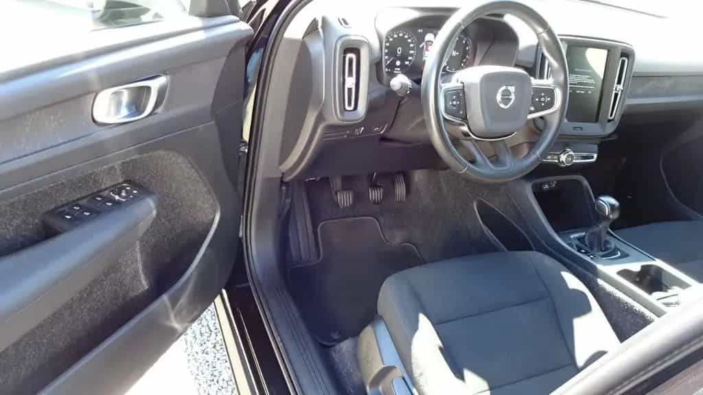 Volvo XC40 T3 Momentum Core 07/2020-photo-6