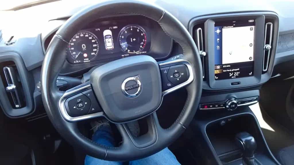 Volvo XC40 T3 Momentum Core 07/2020-photo-8