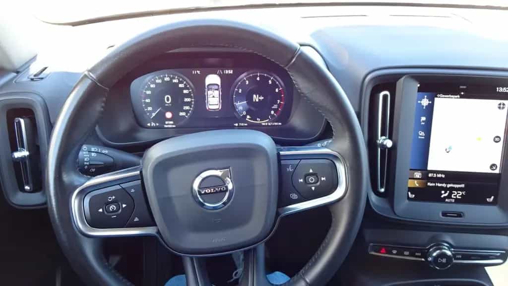 Volvo XC40 T3 Momentum Core 07/2020-photo-9