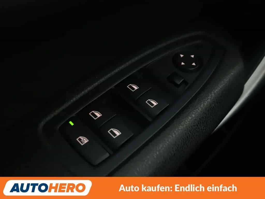 BMW 1 Series 118i Sport Line Aut.*LED*TEMPO*PDC*SHZ*KLIMA* 07/2016-photo-22