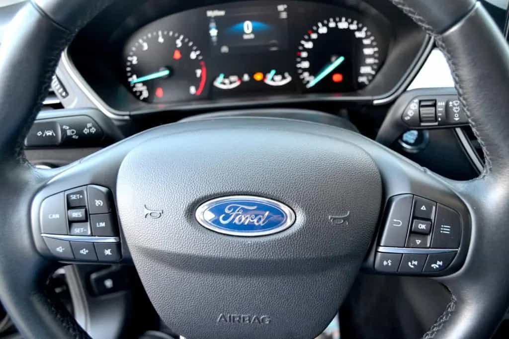 Ford Focus 1,0 Cool+Connect AutoAC Navi+Sync LED PDC 12/2019-photo-11