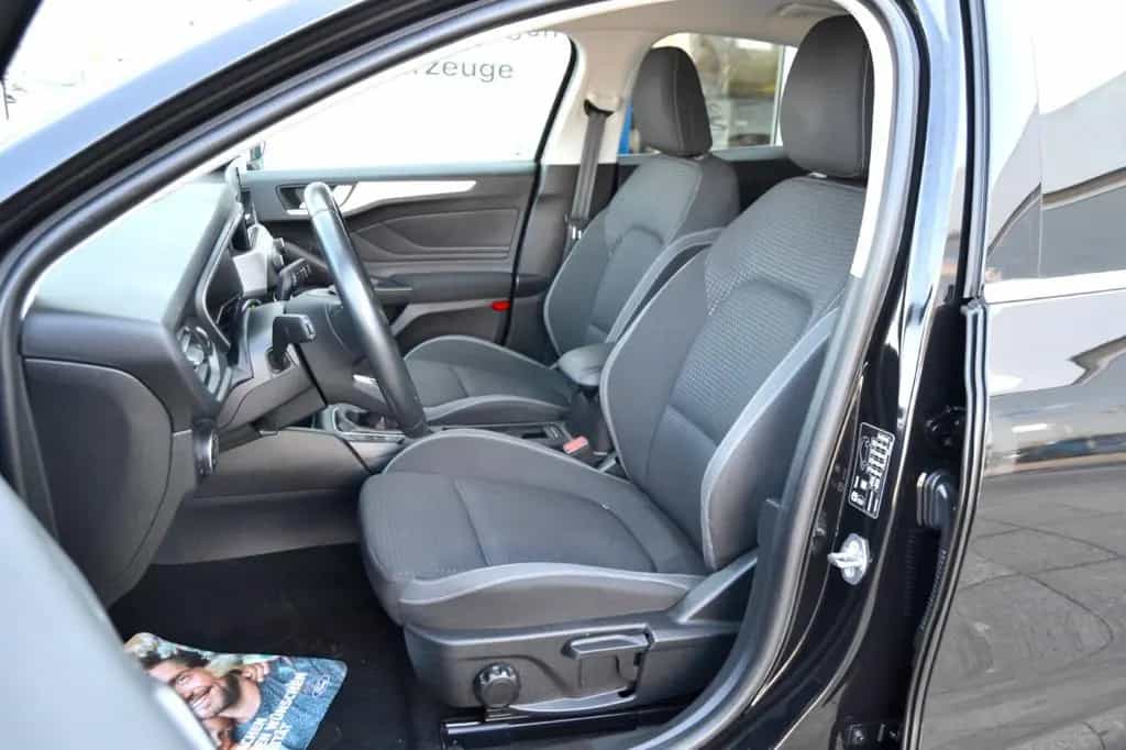 Ford Focus 1,0 Cool+Connect AutoAC Navi+Sync LED PDC 12/2019-photo-9