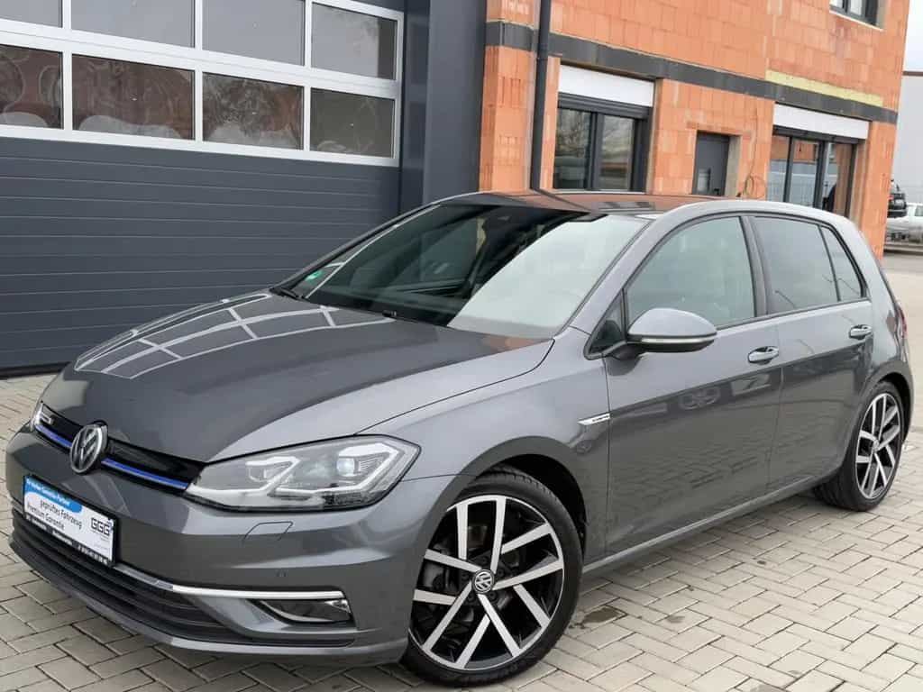 Volkswagen Golf VII Lim. Highline *LED*NAVI*KAMERA*PDC*SHZ* 07/2019-photo-0