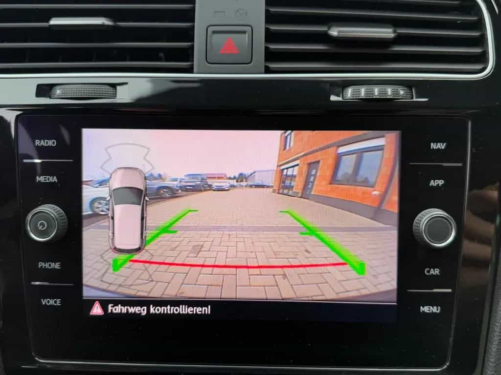 Volkswagen Golf VII Lim. Highline *LED*NAVI*KAMERA*PDC*SHZ* 07/2019-photo-18