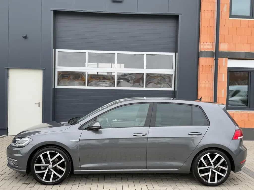 Volkswagen Golf VII Lim. Highline *LED*NAVI*KAMERA*PDC*SHZ* 07/2019-photo-1