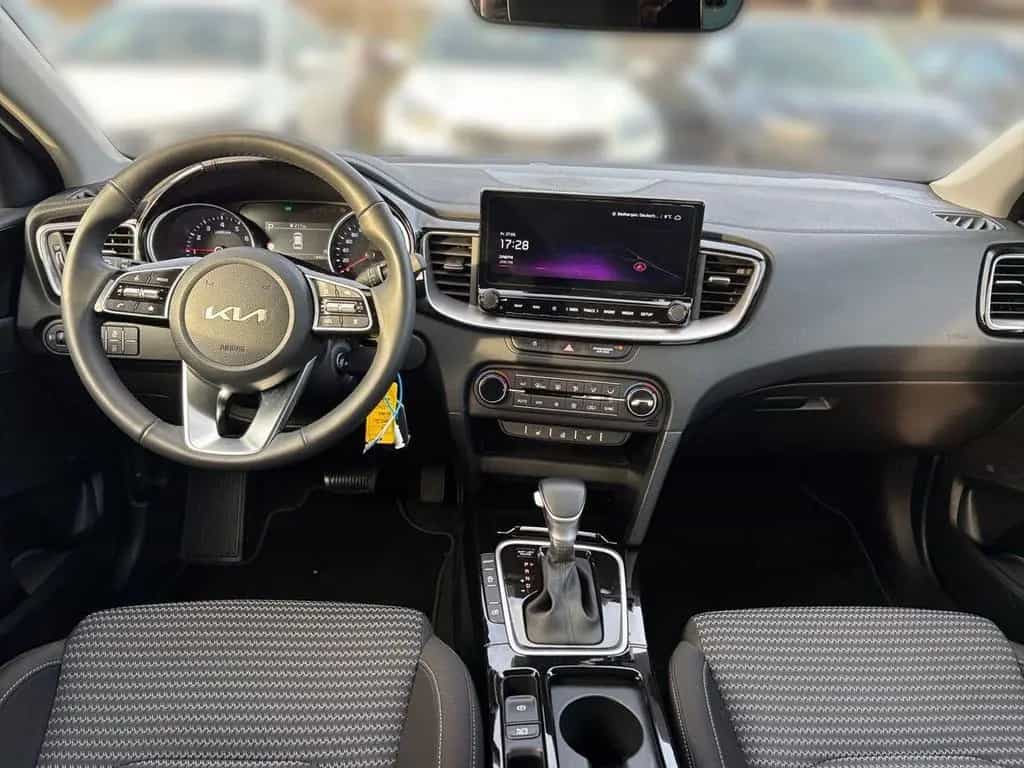 Kia Ceed Sportswagon 1.5T DCT Spirit Navi Kamera SHZ 05/2025-photo-9
