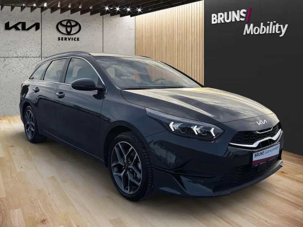 Kia Ceed Sportswagon 1.5T DCT Spirit Navi Kamera SHZ 05/2025-photo-1