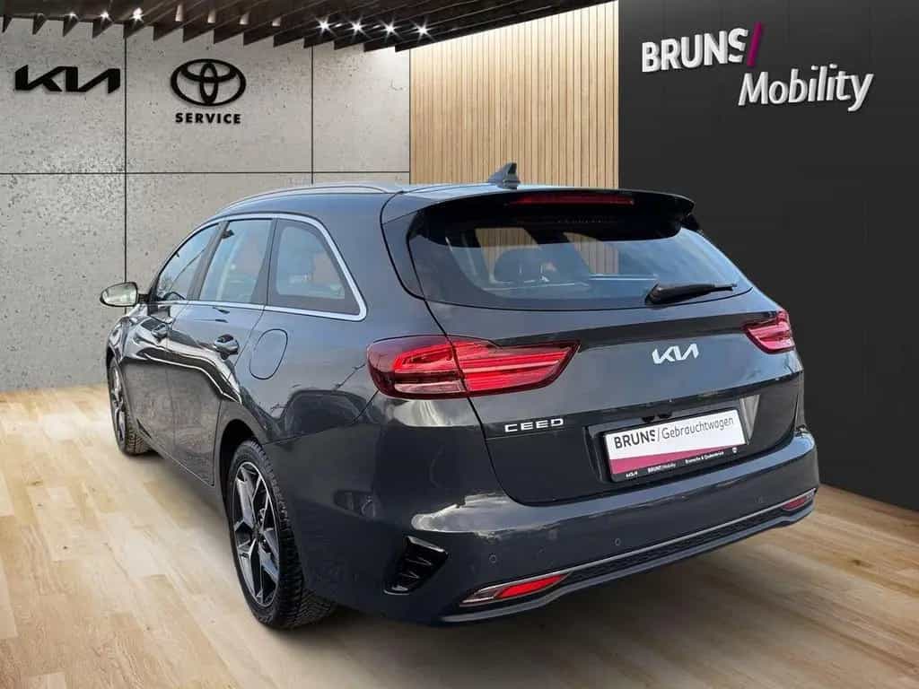 Kia Ceed Sportswagon 1.5T DCT Spirit Navi Kamera SHZ 05/2025-photo-3