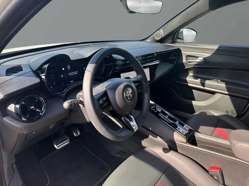 Alfa Romeo Junior Ibrida Speciale 1.2 VGT Mild Hybrid 136PS 02/2025-photo-10