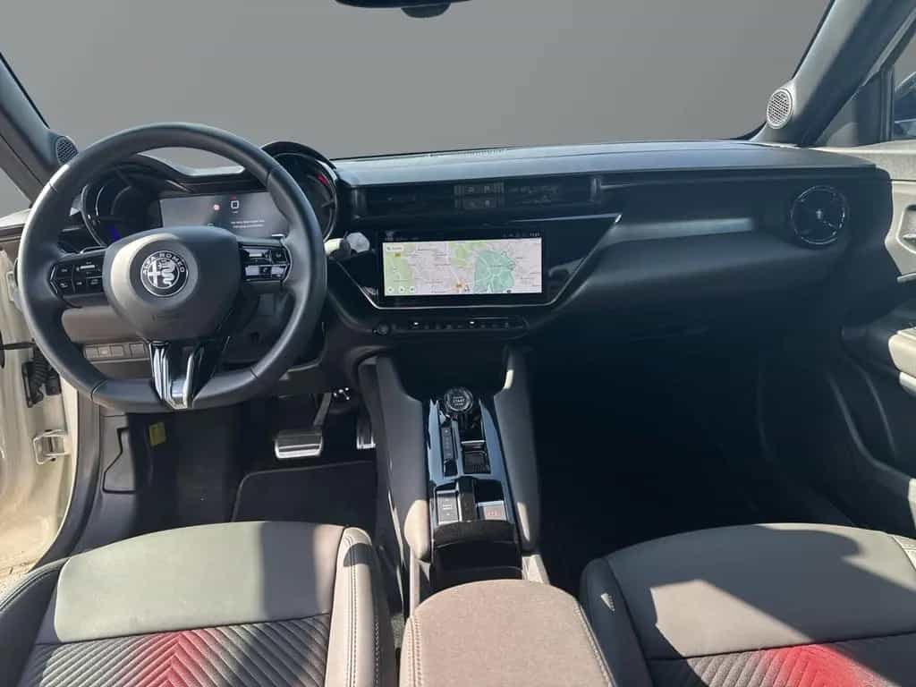 Alfa Romeo Junior Ibrida Speciale 1.2 VGT Mild Hybrid 136PS 02/2025-photo-14