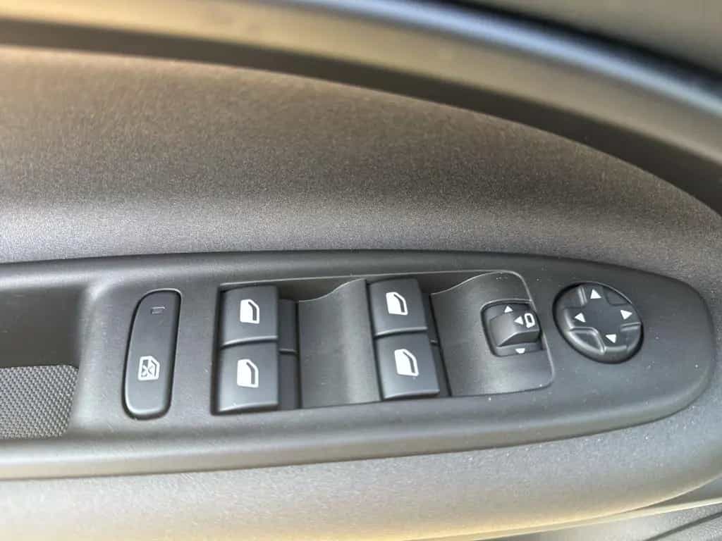 Alfa Romeo Junior Ibrida Speciale 1.2 VGT Mild Hybrid 136PS 02/2025-photo-18