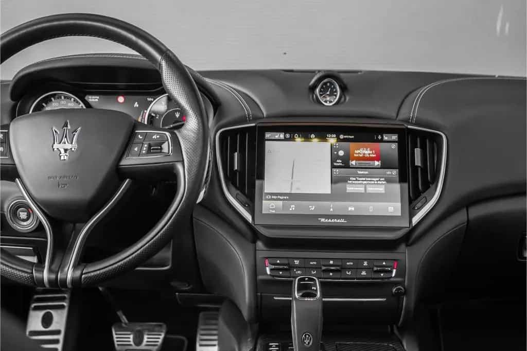 Maserati Ghibli 2.0 MHEV GranLusso Pano ACC H/K CarPlay 3 01/2021-photo-23