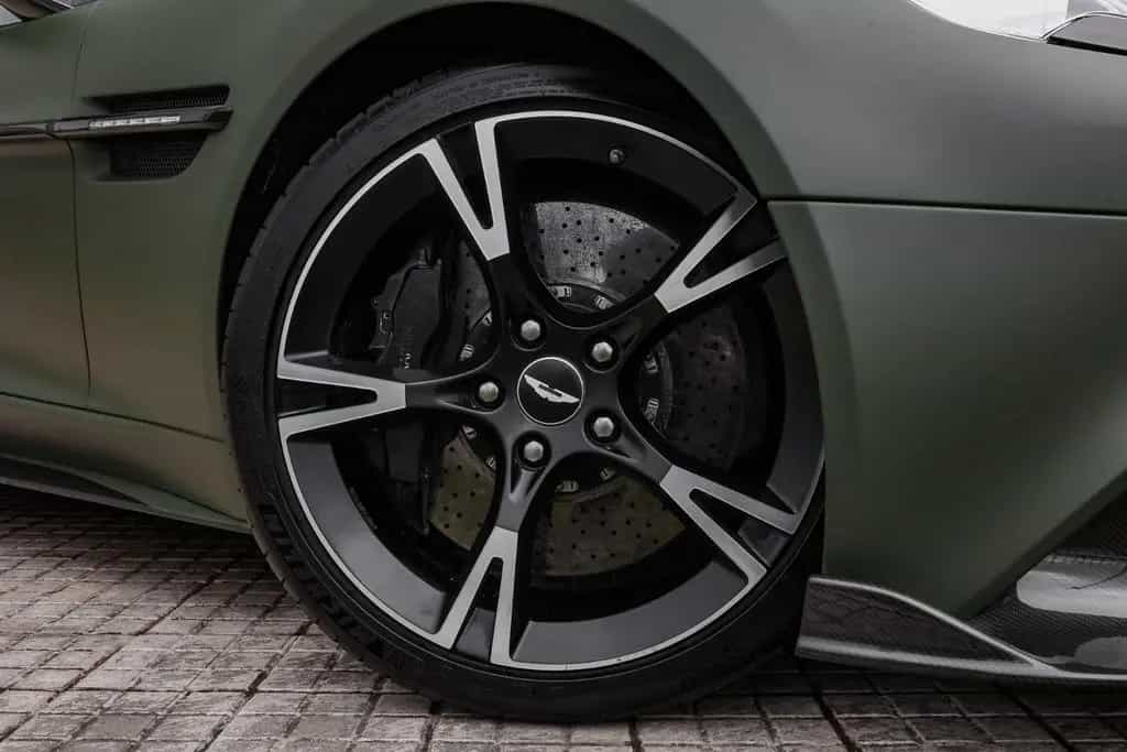 Aston Martin Vanquish S Quad Exhaust/ BangOluf/Carbon 07/2017-photo-1
