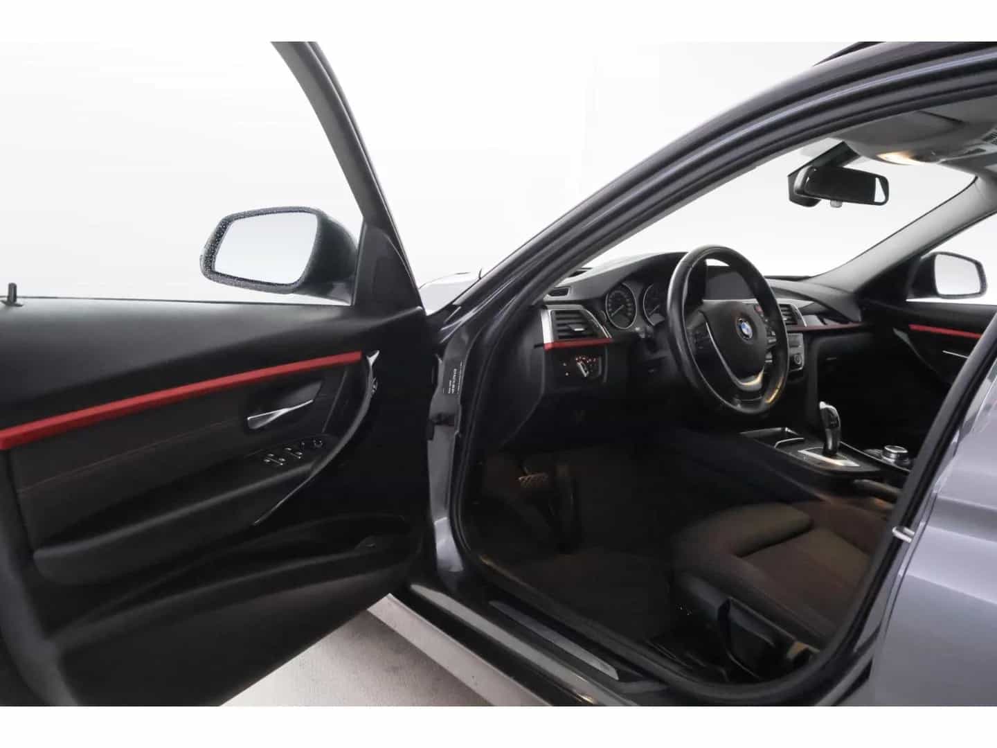 BMW 3 Series 11/2018-photo-16