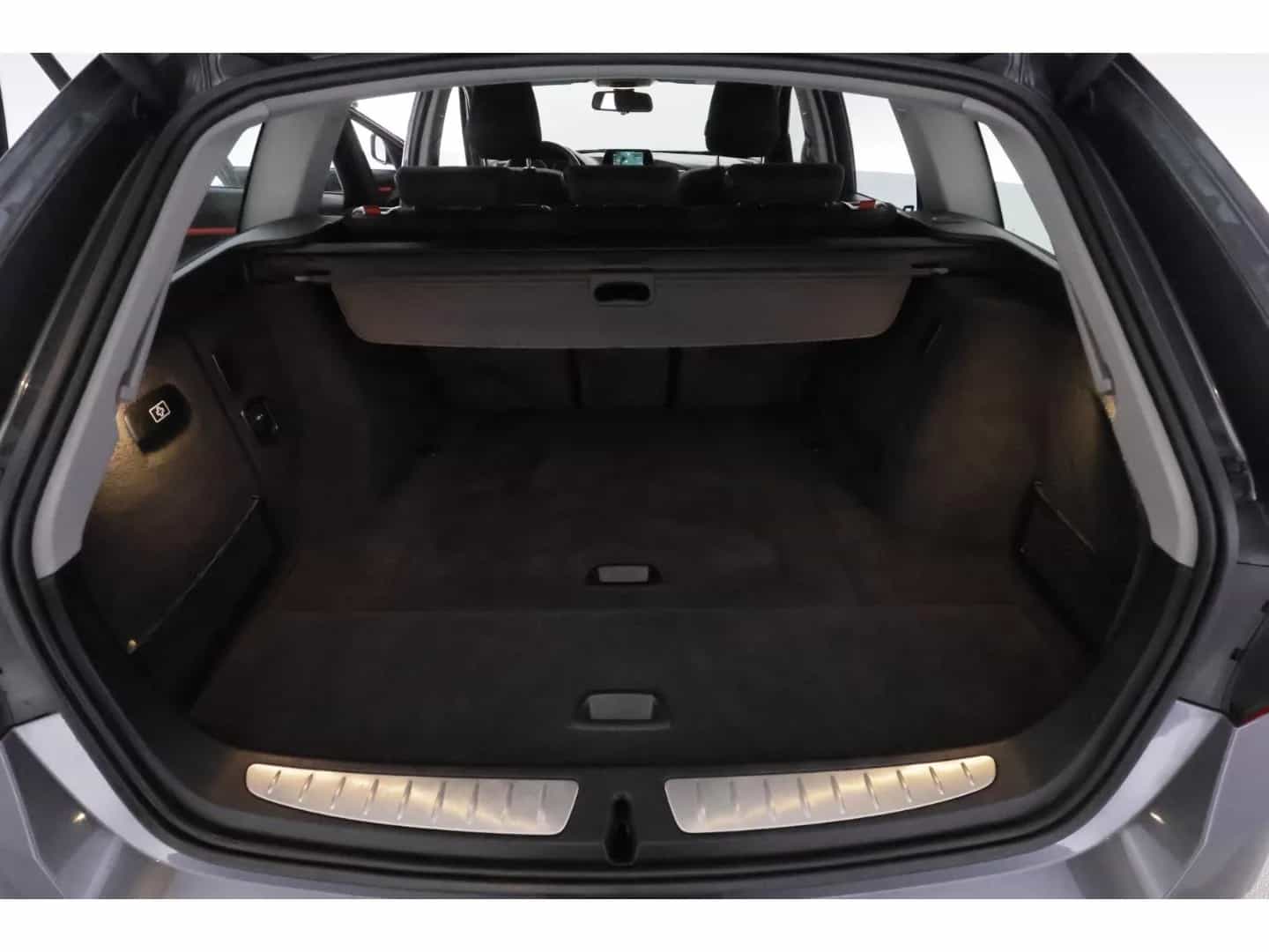 BMW 3 Series 11/2018-photo-19