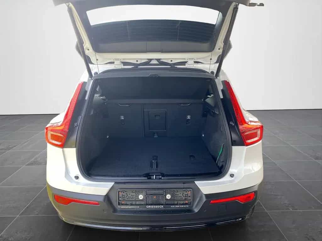 Volvo XC40 B4 Ultimate Dark ACC*LED*Navi*SHZ*360* 12/2023-photo-13