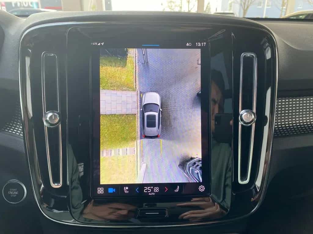 Volvo XC40 B4 Ultimate Dark ACC*LED*Navi*SHZ*360* 12/2023-photo-18