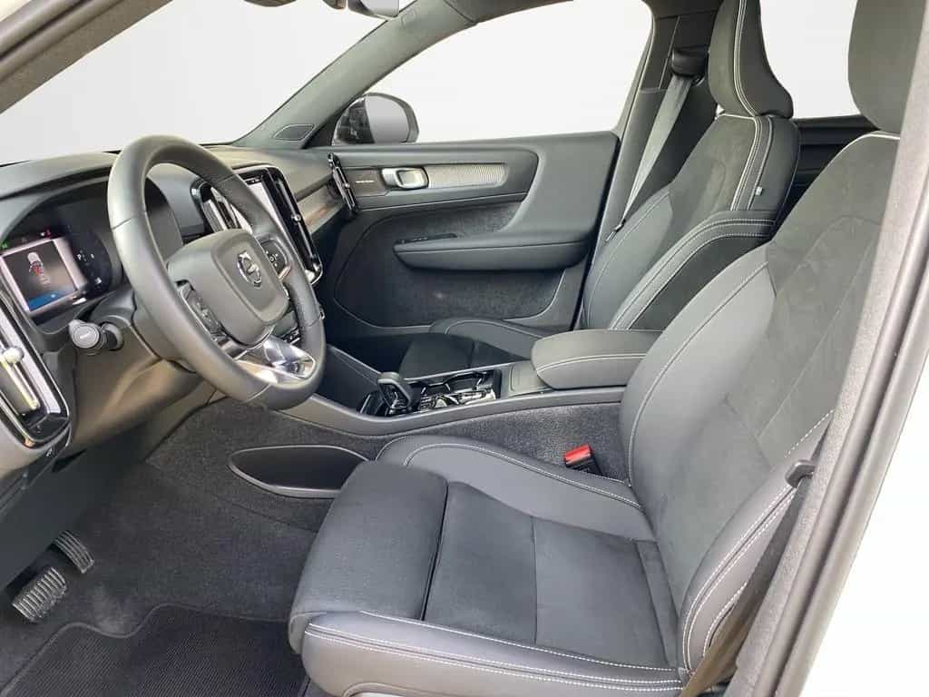 Volvo XC40 B4 Ultimate Dark ACC*LED*Navi*SHZ*360* 12/2023-photo-6
