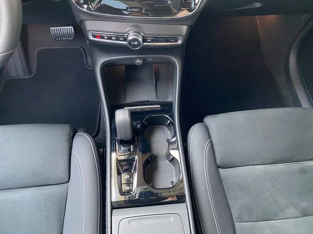 Volvo XC40 B4 Ultimate Dark ACC*LED*Navi*SHZ*360* 12/2023-photo-8