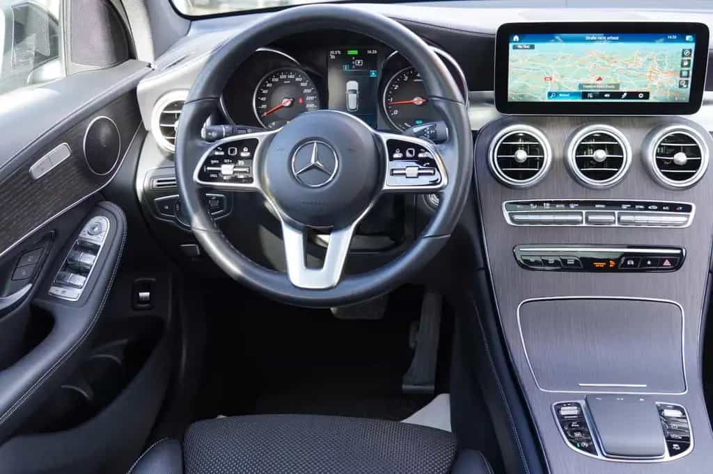 Mercedes-Benz GLC 200 4Matic 10/2019-photo-9