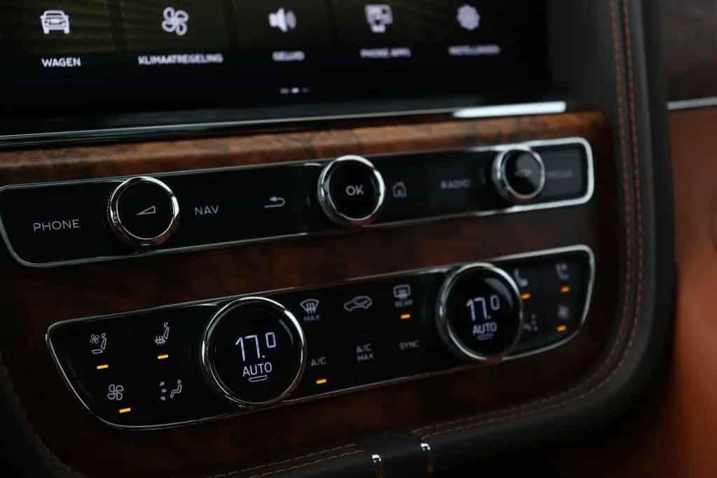 Bentley Bentayga 4.0 V8 | NL-Auto | 22 Inch | luftfederu 01/2022-photo-36