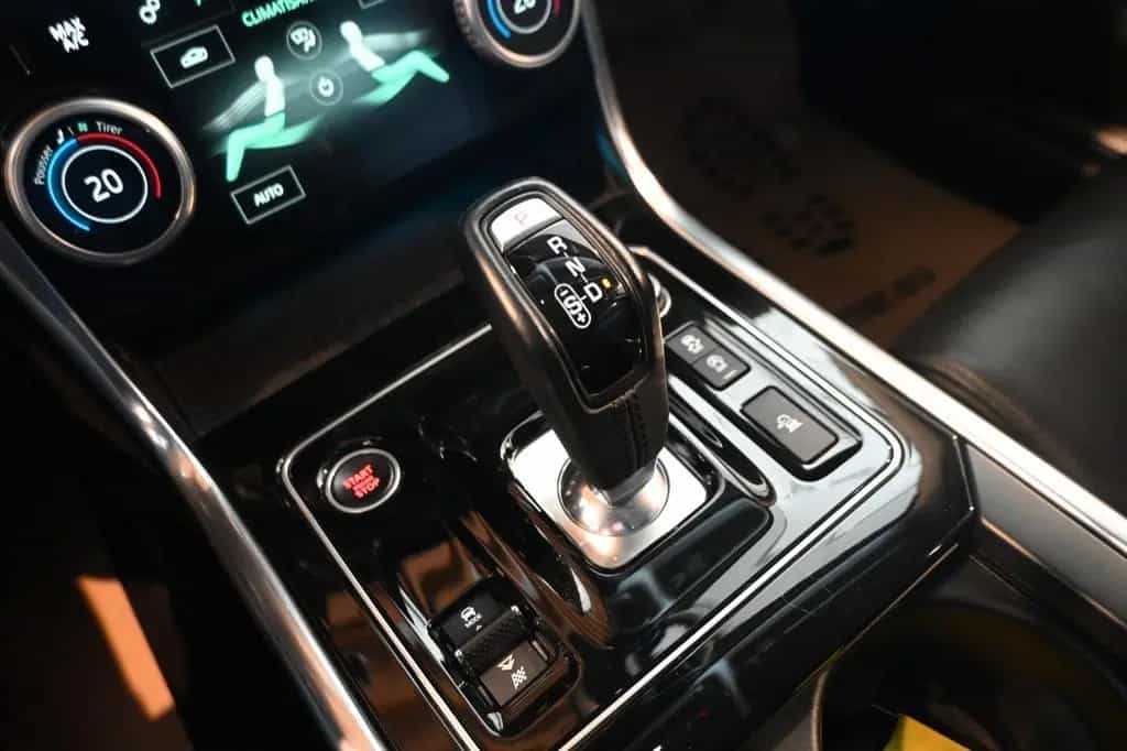 Jaguar XE 2.0 D AWD R-Dynamic S EURO 6d FULL !! 06/2019-photo-19