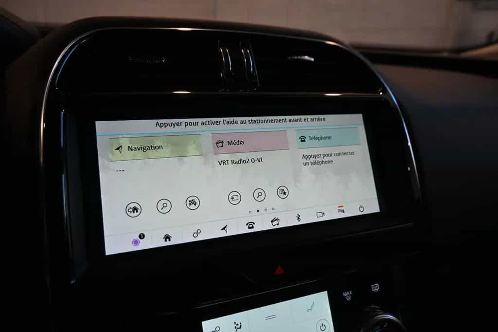 Jaguar XE 2.0 D AWD R-Dynamic S EURO 6d FULL !! 06/2019-photo-26