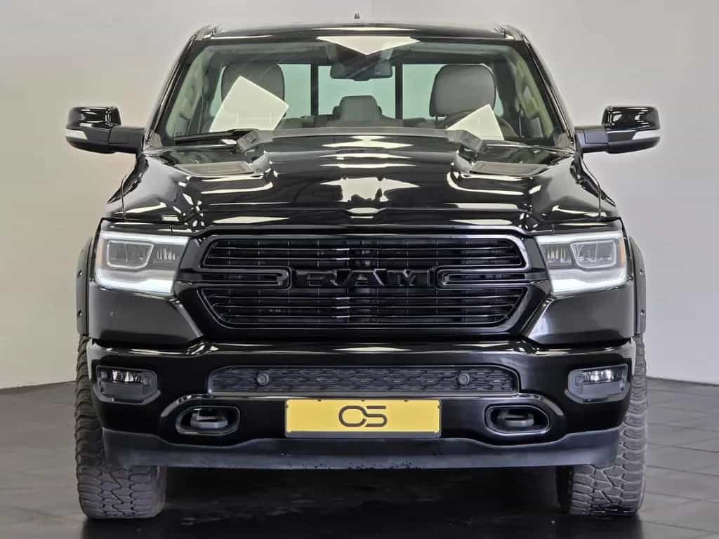 Dodge RAM 5.7 V8 HEMI Laramie*Unfallfrei*MwSt*Garantie 01/2020-photo-2