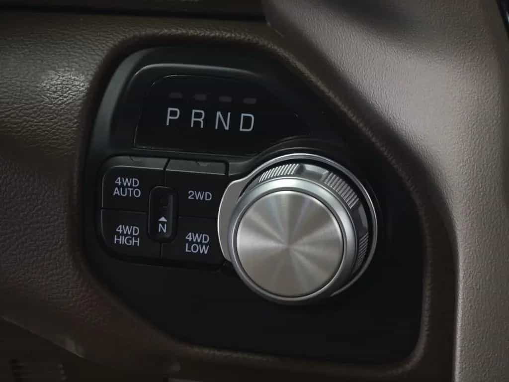Dodge RAM 5.7 V8 HEMI Laramie*Unfallfrei*MwSt*Garantie 01/2020-photo-32