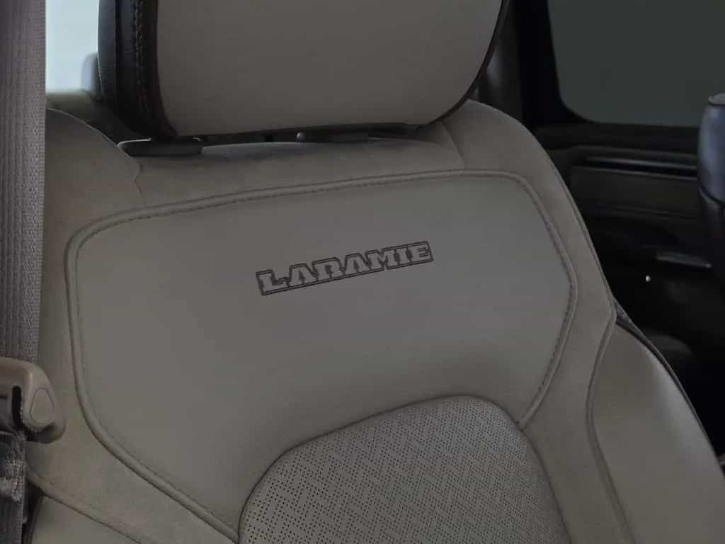 Dodge RAM 5.7 V8 HEMI Laramie*Unfallfrei*MwSt*Garantie 01/2020-photo-39