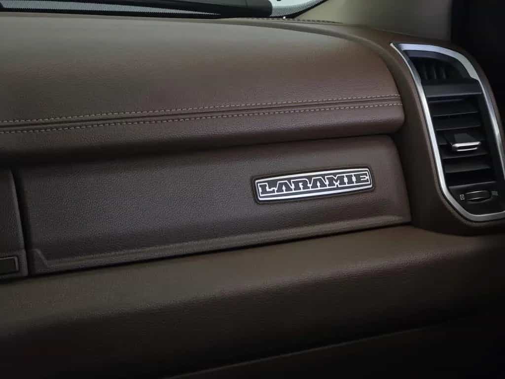 Dodge RAM 5.7 V8 HEMI Laramie*Unfallfrei*MwSt*Garantie 01/2020-photo-41