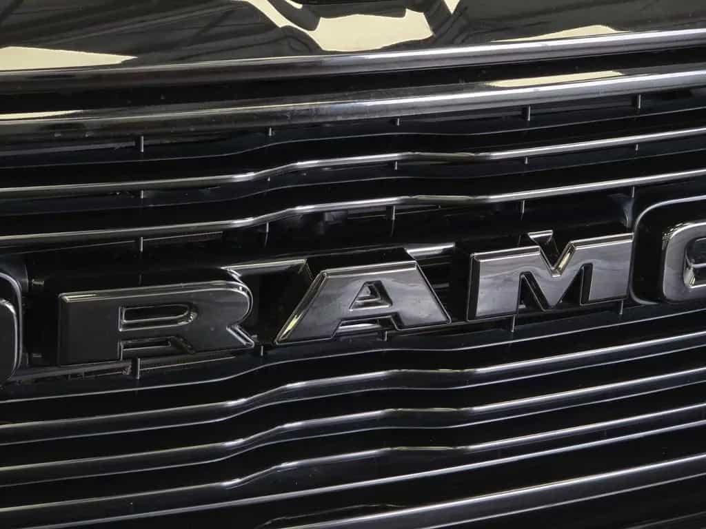 Dodge RAM 5.7 V8 HEMI Laramie*Unfallfrei*MwSt*Garantie 01/2020-photo-43
