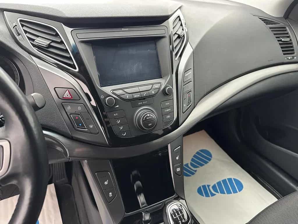 Hyundai i40 blue Trend "NAVI-CAM-SITZH-MULTI-BLUET" 07/2018-photo-16