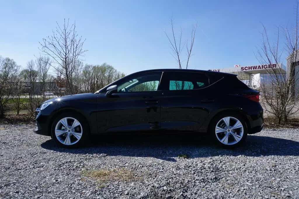 Seat Leon FR 1.5TSI Navi ACC Kamera Voll-LED 01/2024-photo-1