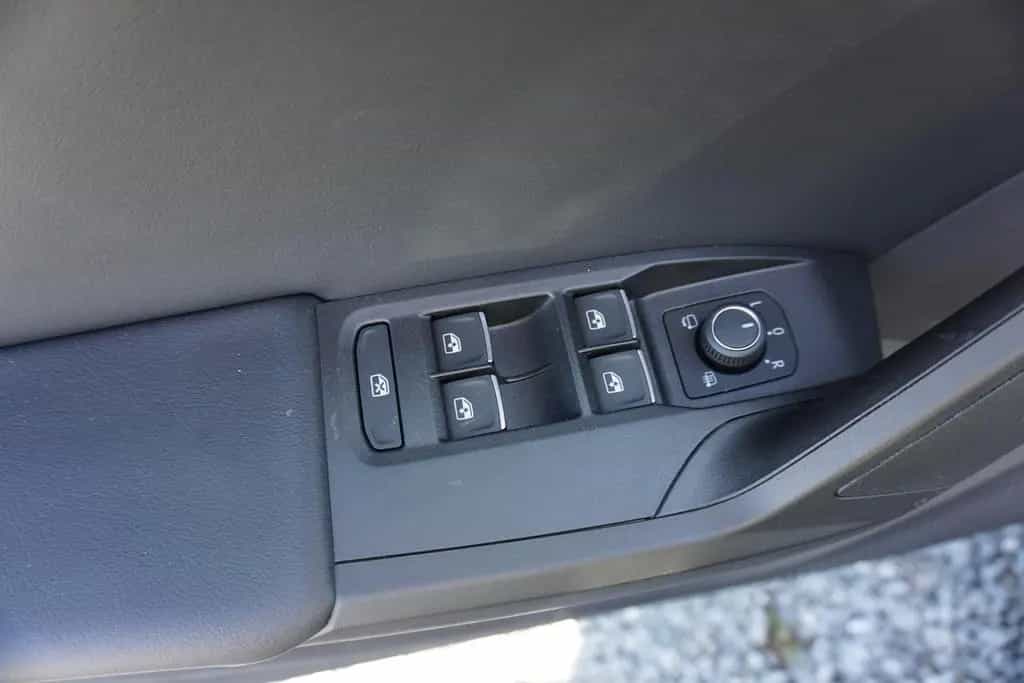 Seat Leon FR 1.5TSI Navi ACC Kamera Voll-LED 01/2024-photo-13