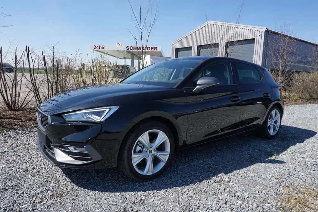 Seat Leon FR 1.5TSI Navi ACC Kamera Voll-LED 01/2024-photo-3