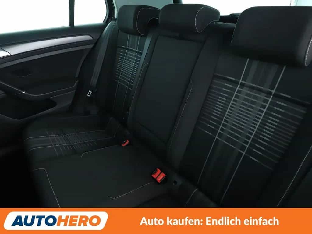 Volkswagen Golf VII 1.2 TSI Lounge BMT Aut.*NAV*TEMPO*PDC* 02/2016-photo-13