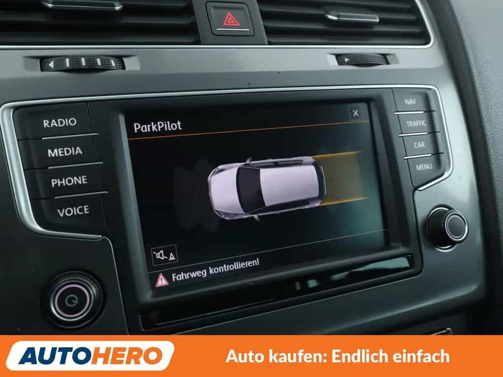 Volkswagen Golf VII 1.2 TSI Lounge BMT Aut.*NAV*TEMPO*PDC* 02/2016-photo-22