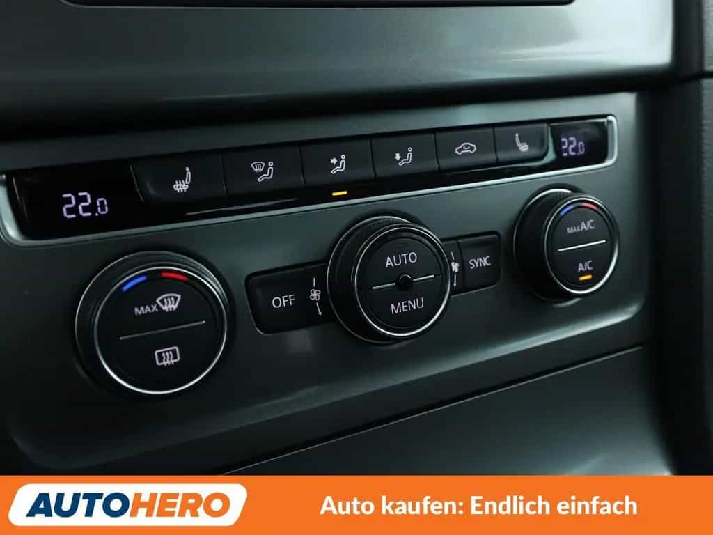 Volkswagen Golf VII 1.2 TSI Lounge BMT Aut.*NAV*TEMPO*PDC* 02/2016-photo-23