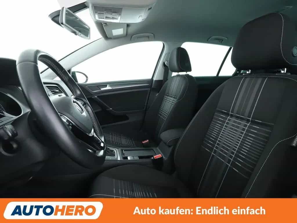 Volkswagen Golf VII 1.2 TSI Lounge BMT Aut.*NAV*TEMPO*PDC* 02/2016-photo-9