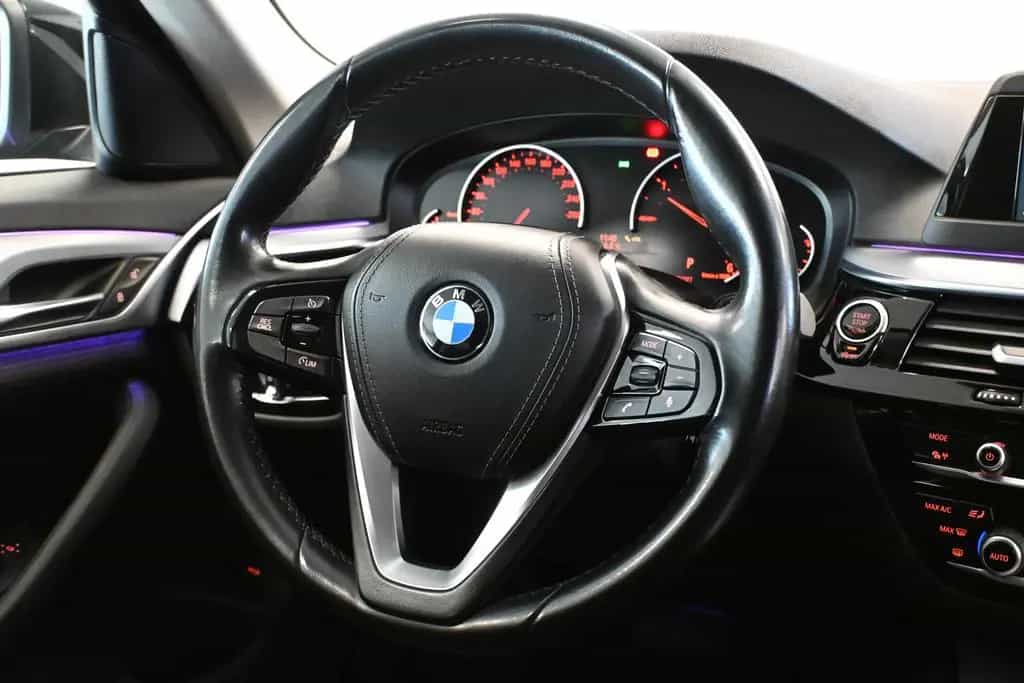 BMW 520 d Lim. *LED *SHZ *KAMERA *VIRTUAL*19ZOLL 07/2019-photo-11