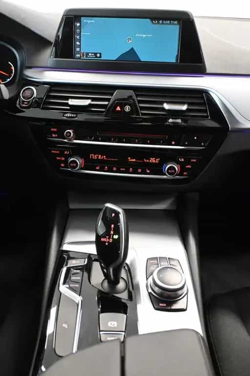 BMW 520 d Lim. *LED *SHZ *KAMERA *VIRTUAL*19ZOLL 07/2019-photo-16