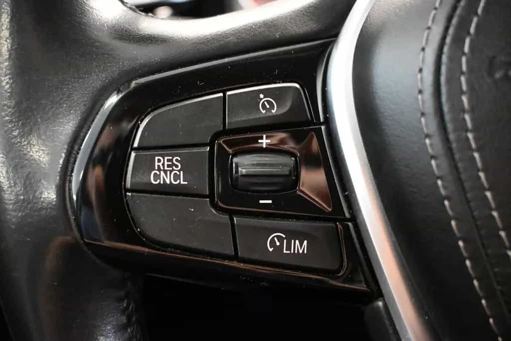 BMW 520 d Lim. *LED *SHZ *KAMERA *VIRTUAL*19ZOLL 07/2019-photo-19