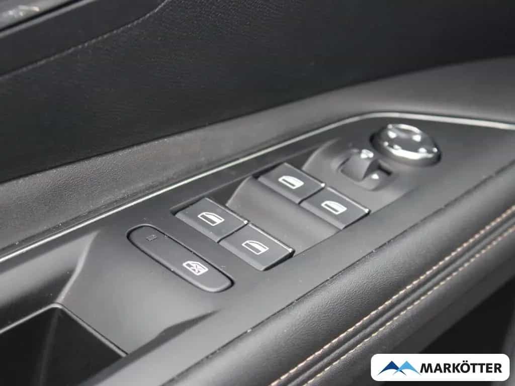 Peugeot 3008 GT 1.2 PureTech 130 AHK/ACC/BLIS/CAM 09/2023-photo-6