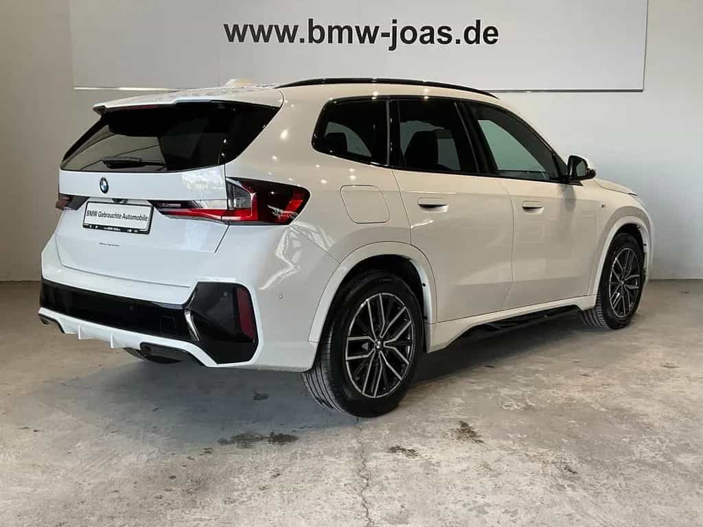 BMW X1 sDrive18d SAV M Sportpaket DAB LED AHK Shz 03/2023-photo-12