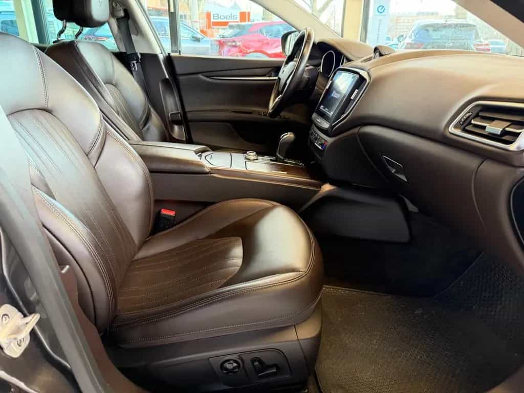 Maserati Ghibli 3.0 V6 GranLusso LED+Navi+SHZ+2xKlima+PDC 05/2018-photo-14