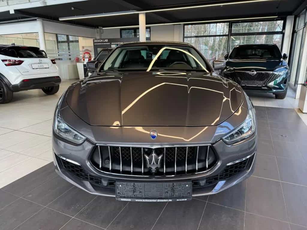 Maserati Ghibli 3.0 V6 GranLusso LED+Navi+SHZ+2xKlima+PDC 05/2018-photo-2